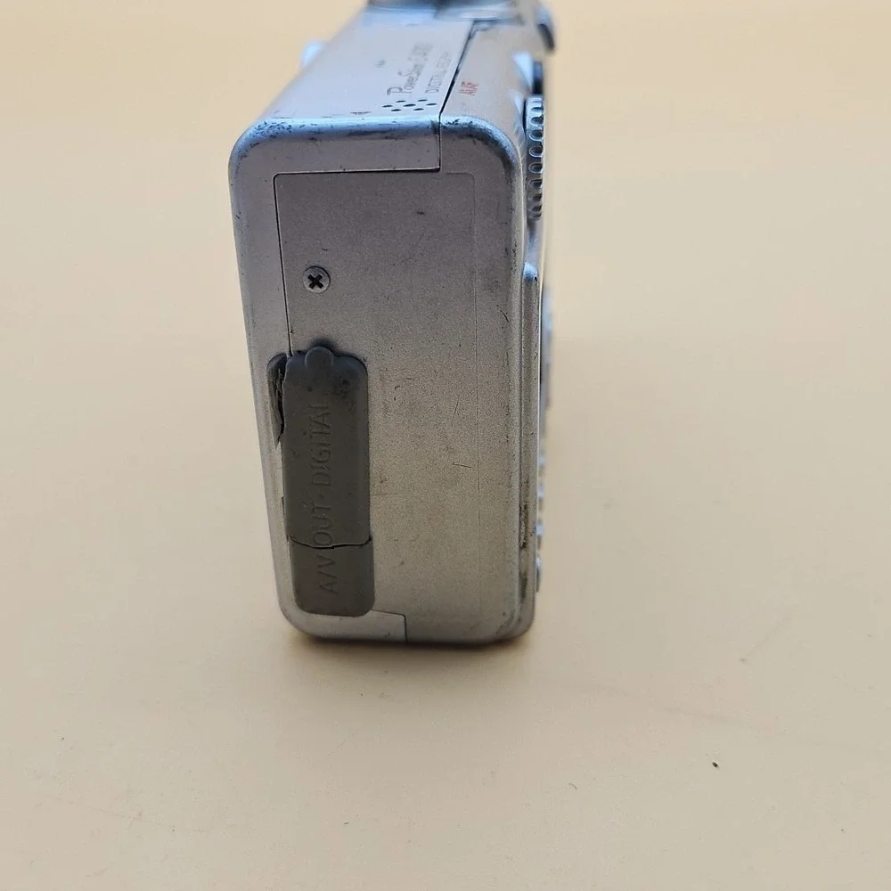 Canon PowerShot Digital ELPH S400 4.0MP Digital Camera UNTESTED AS IS No Battery